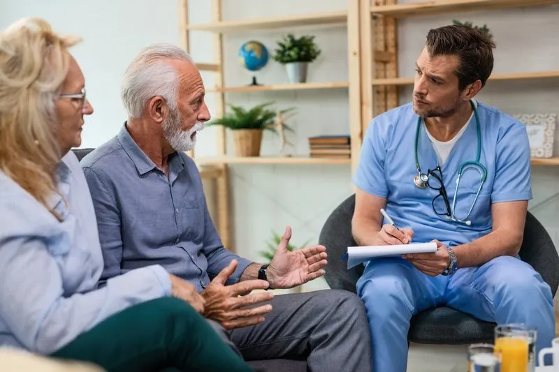 Como funciona a mais60? Adesão, custo e atendimento ao idoso
